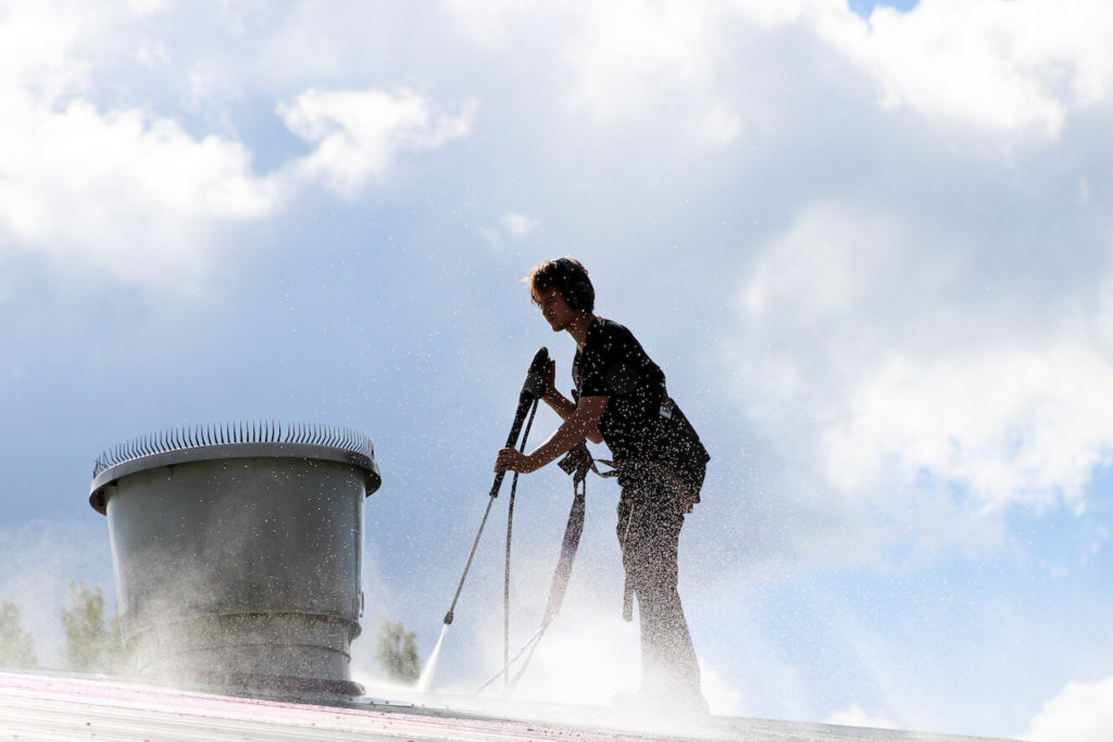 Kaiken kattavat pesut ulko- ja sisätiloissa.
